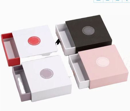 Pudełko do pakowania biżuterii z pierścieniem Pantone Pudełko z lakierem Kraft Paper Gift Box